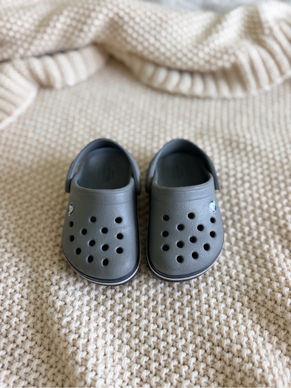 🩶 Crocs Classic Clog — C4